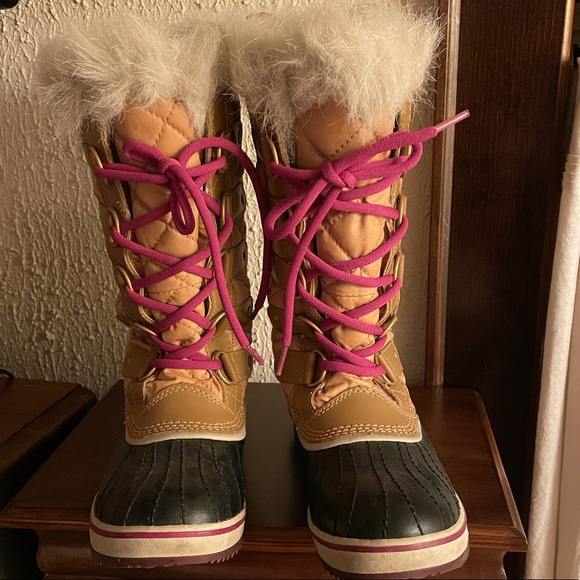 Sorel Winter Boots - Picture 1 of 6